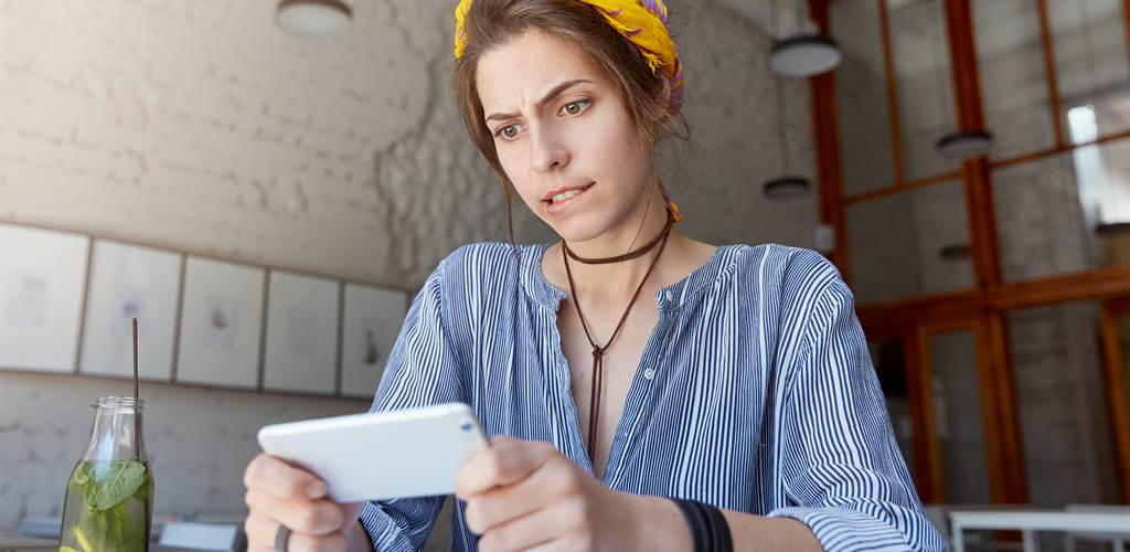 Могут ли списывать долги с карты: разбираемся в деталях