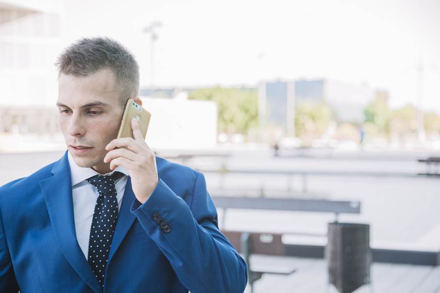 Звонки из банков при банкротстве: что отвечать, куда жаловаться