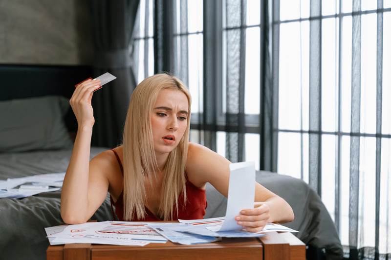 Плюсы и минусы перевода долга для кредитора и заемщика